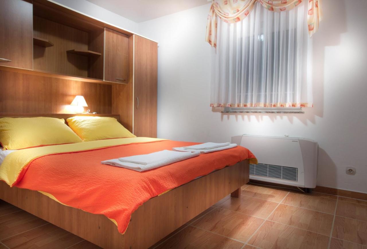 Apartmani Vila Caska Esterno foto
