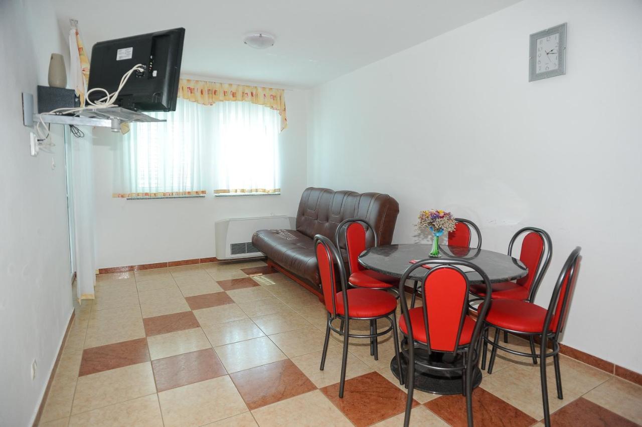 Apartmani Vila Caska Esterno foto