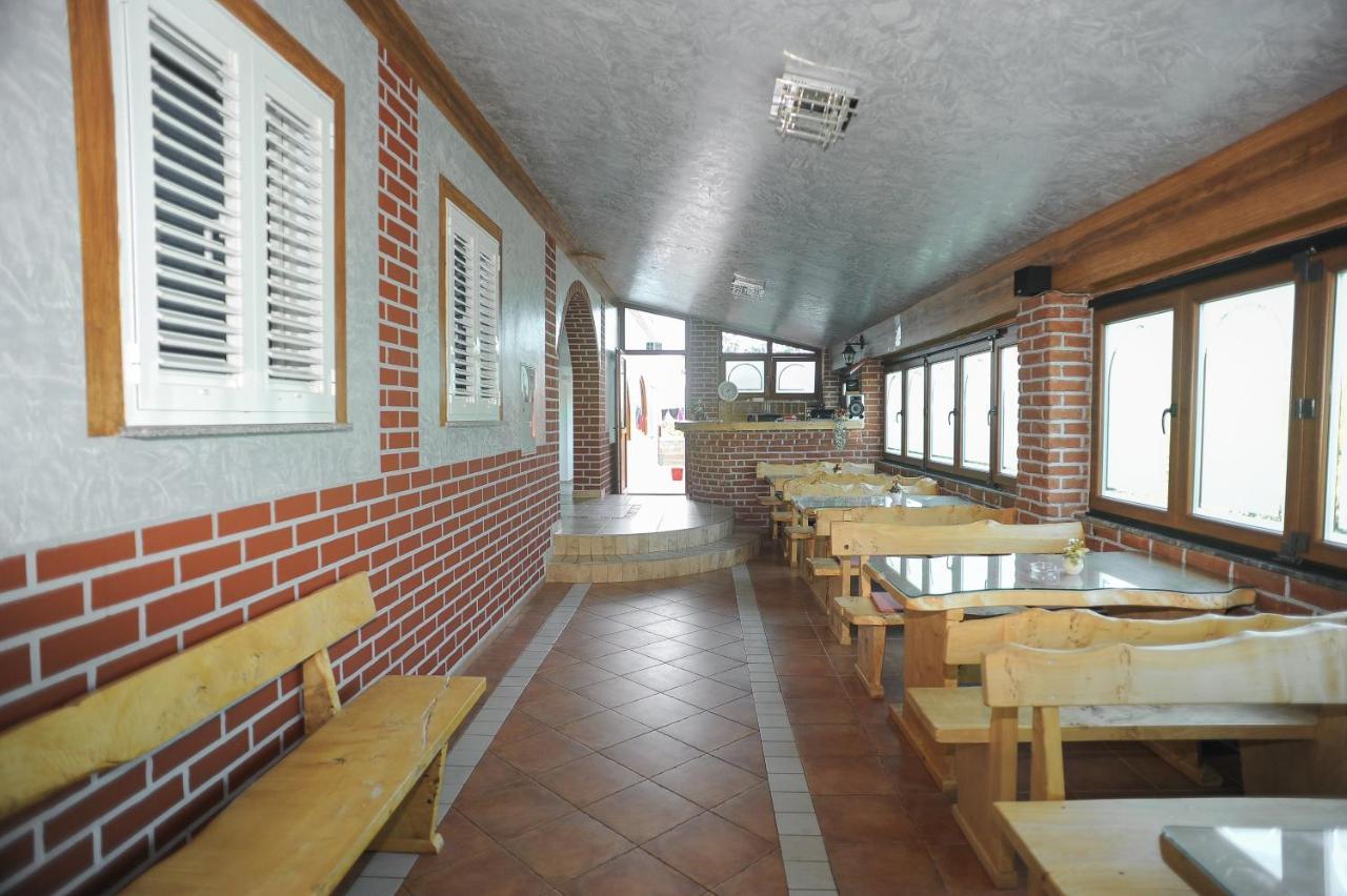 Apartmani Vila Caska Esterno foto